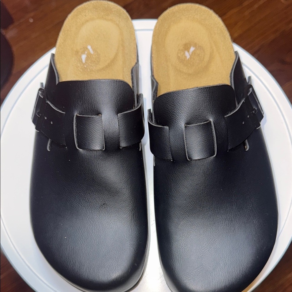 Birkenstock Inspired Genuine Leather Black Slip-On Clogs in Like New Condition